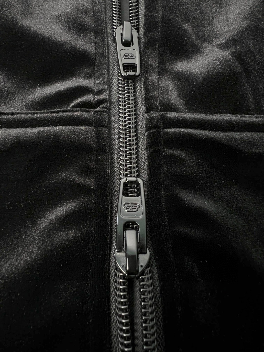 Balenciaga 巴黎世家 背部水钻logo 丝绒连帽卫衣 长袖 秋冬 男女同款 黑色 