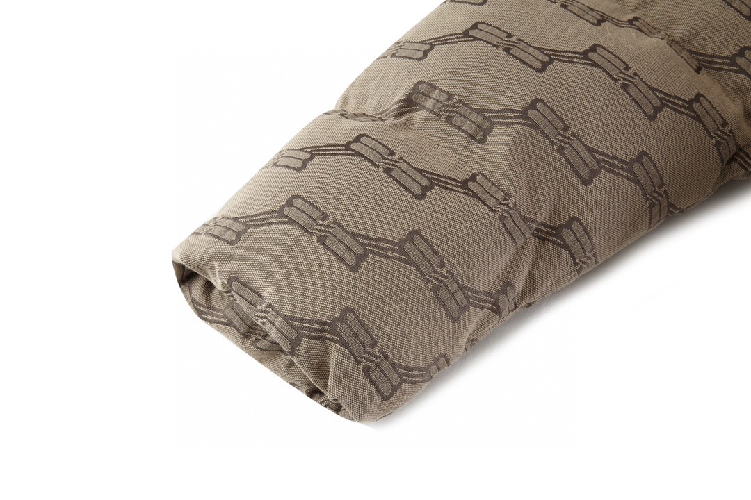 Balenciaga 巴黎世家 SS22 字母Logo满印立领夹克 外套 保暖 棉服 长袖 冬季 男女同款 棕色 