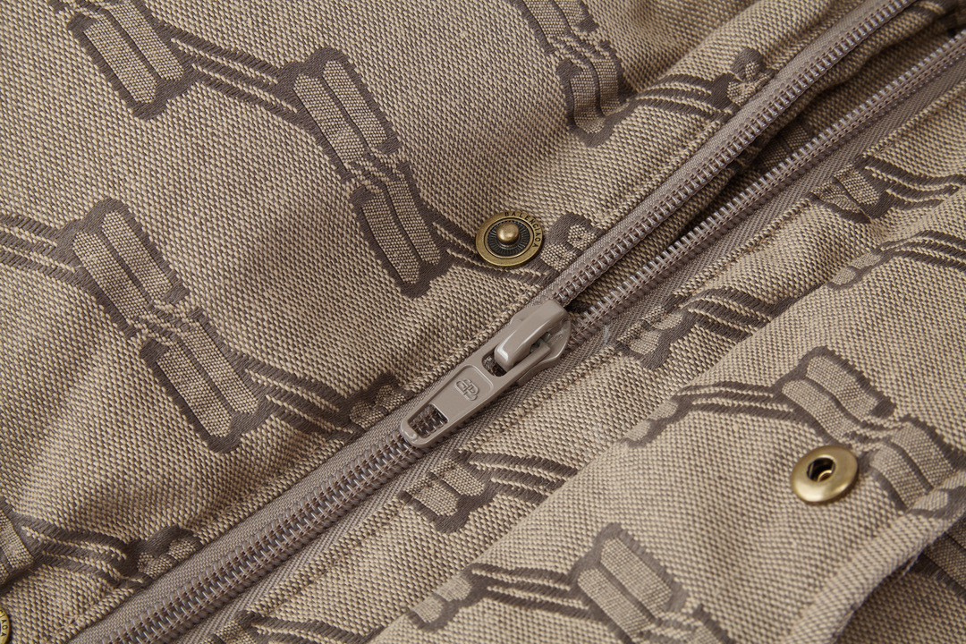 Balenciaga 巴黎世家 SS22 字母Logo满印立领夹克 外套 保暖 棉服 长袖 冬季 男女同款 棕色 