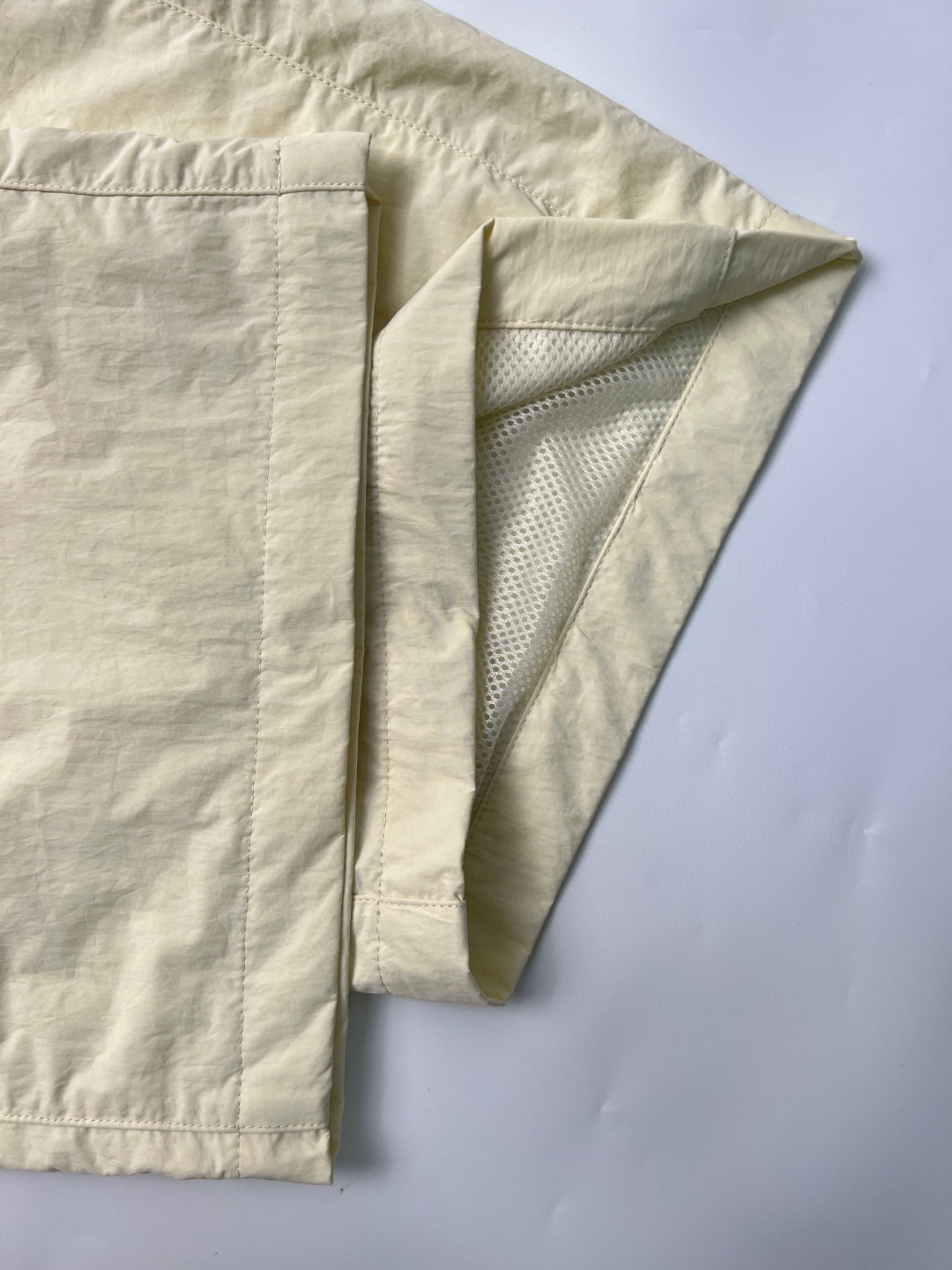 Balenciaga 巴黎世家 SS23 纯色松紧腰字母logo运动裤 休闲裤 长裤 男款 米白色 746510TOO489000