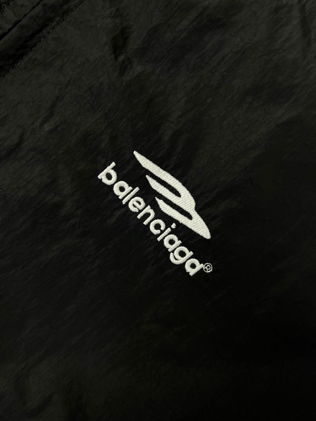 Balenciaga 巴黎世家 FW23 Logo字母印花撞色防晒立领夹克 长袖 冲锋衣 外套 秋冬 黑色 751726TOO481000