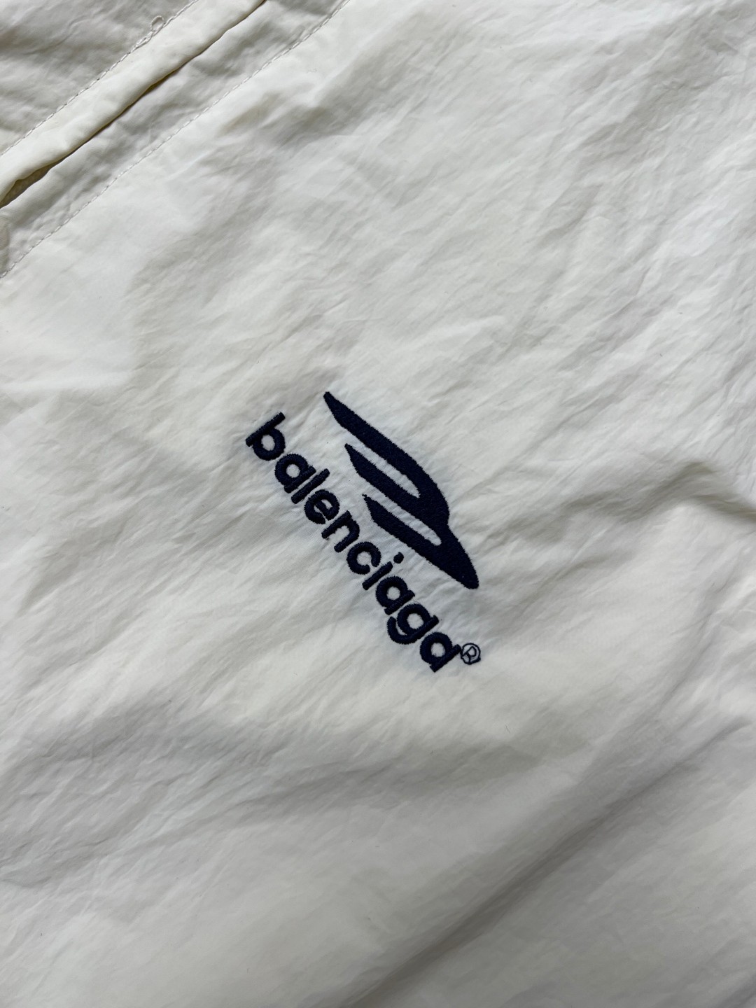 Balenciaga 巴黎世家 FW23 Logo字母印花撞色防晒立领夹克 长袖 冲锋衣 外套 秋冬 米白色 746483TOO489000