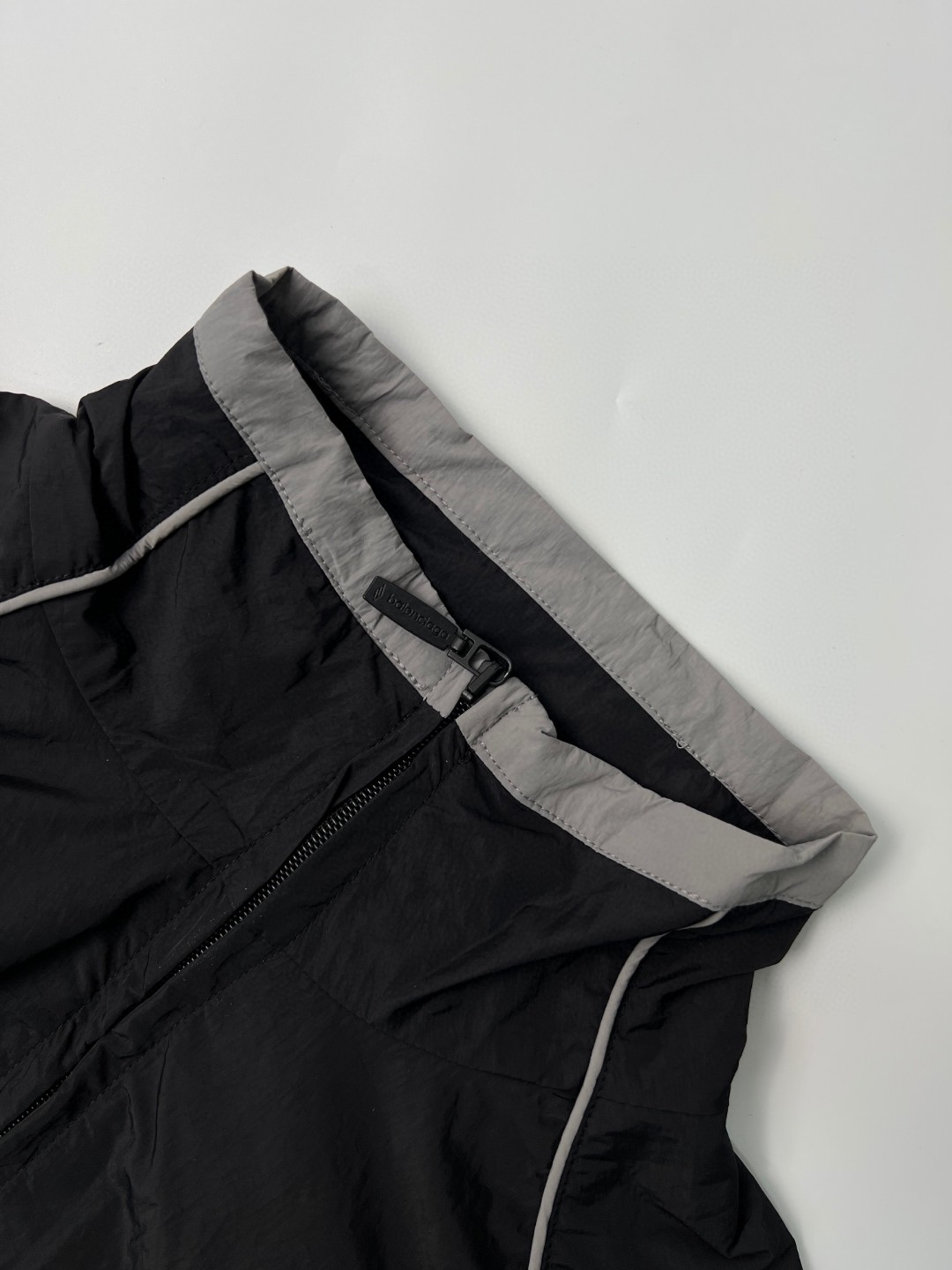 Balenciaga 巴黎世家 FW23 Logo字母印花撞色防晒立领夹克 长袖 冲锋衣 外套 秋冬 黑色 751726TOO481000