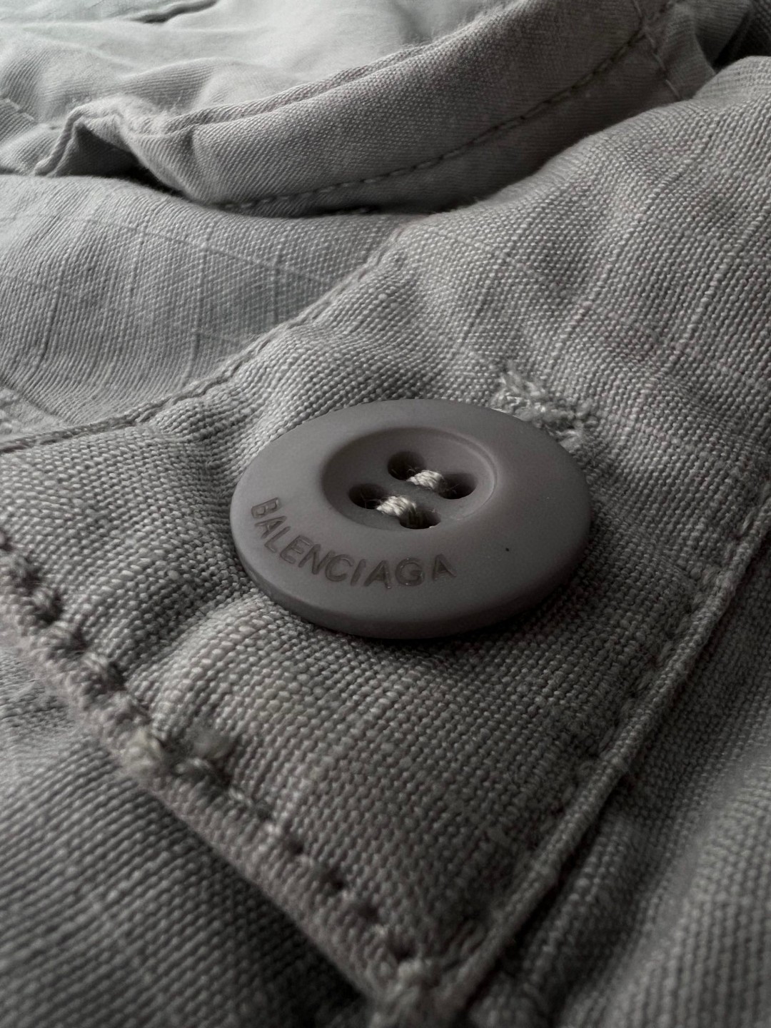 Balenciaga 巴黎世家 SS23 做旧破洞隐藏式拉链休闲裤 长裤 工装裤 男款 灰白色 746493TKP271400