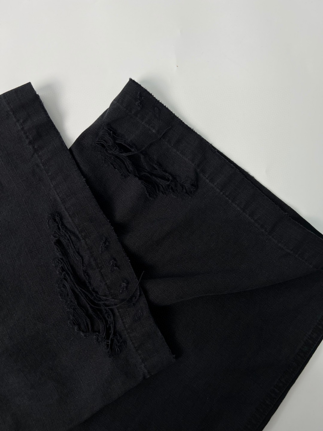 Balenciaga 巴黎世家 SS23 做旧破洞隐藏式拉链休闲裤 长裤 工装裤 男款 黑色 746493TKP271000