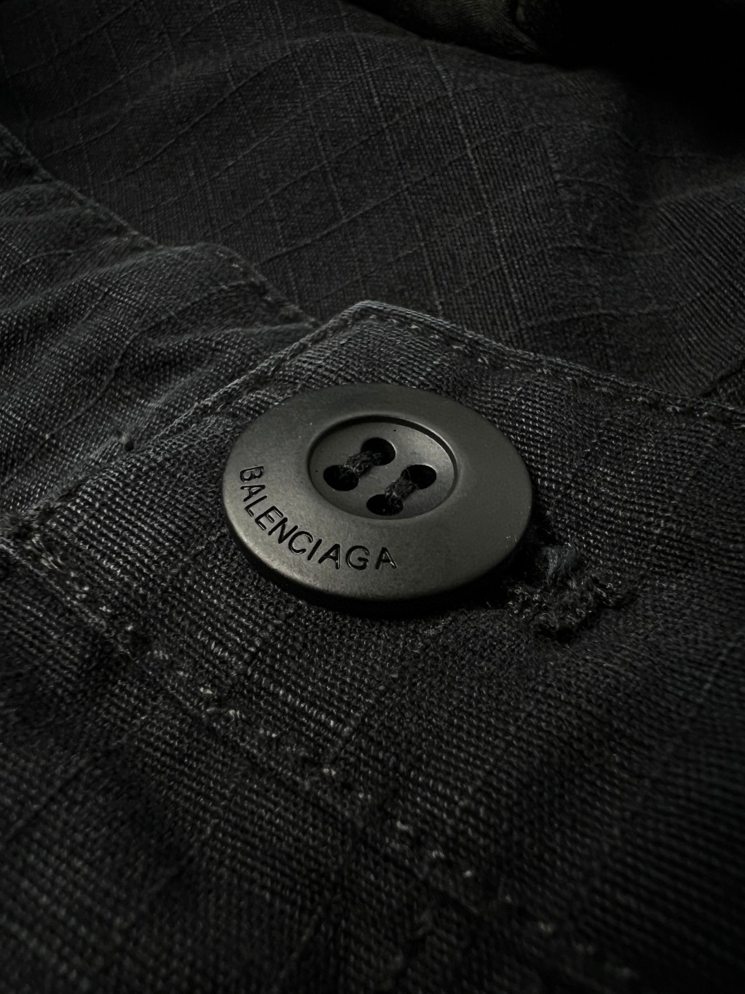 Balenciaga 巴黎世家 SS23 做旧破洞隐藏式拉链休闲裤 长裤 工装裤 男款 黑色 746493TKP271000