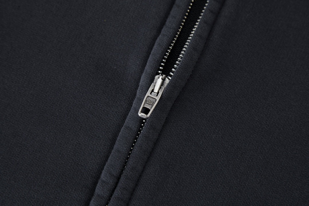 Balenciaga 巴黎世家 印花图案拉链做旧连帽卫衣 长袖 秋冬 男女同款 黑色 770939TPVM91568