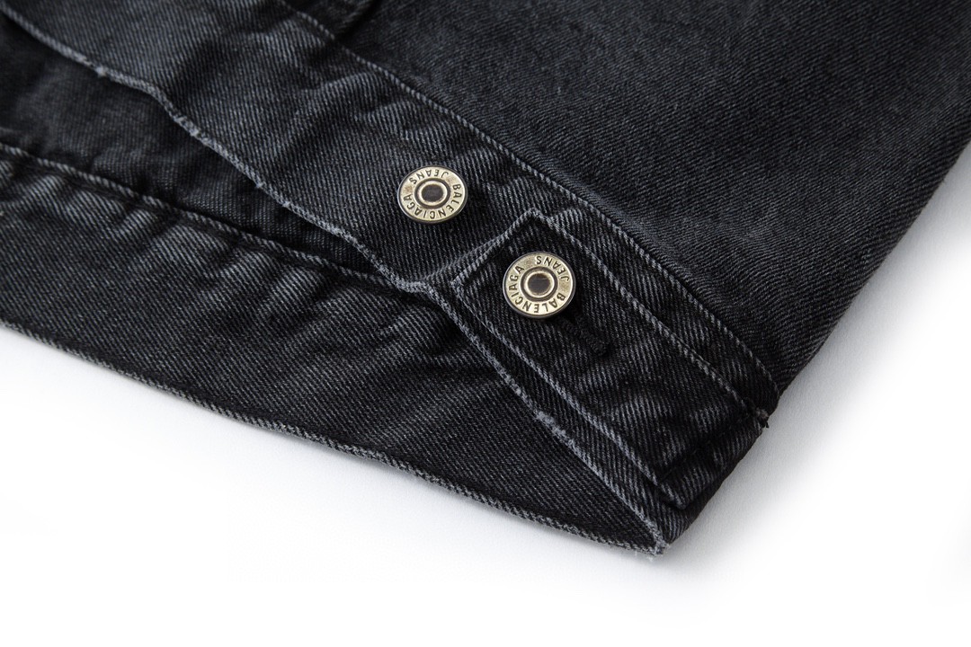 Balenciaga 巴黎世家 纯色落肩设计后背涂鸦大logo 牛仔外套 牛仔衣 长袖 夹克 秋冬 黑色 678354TIWA20114