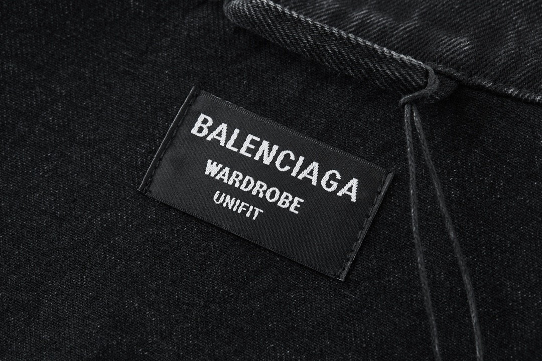 Balenciaga 巴黎世家 背后字母logo涂鸦印花 牛仔外套 牛仔衣 秋冬 黑色 724646WTNW541129