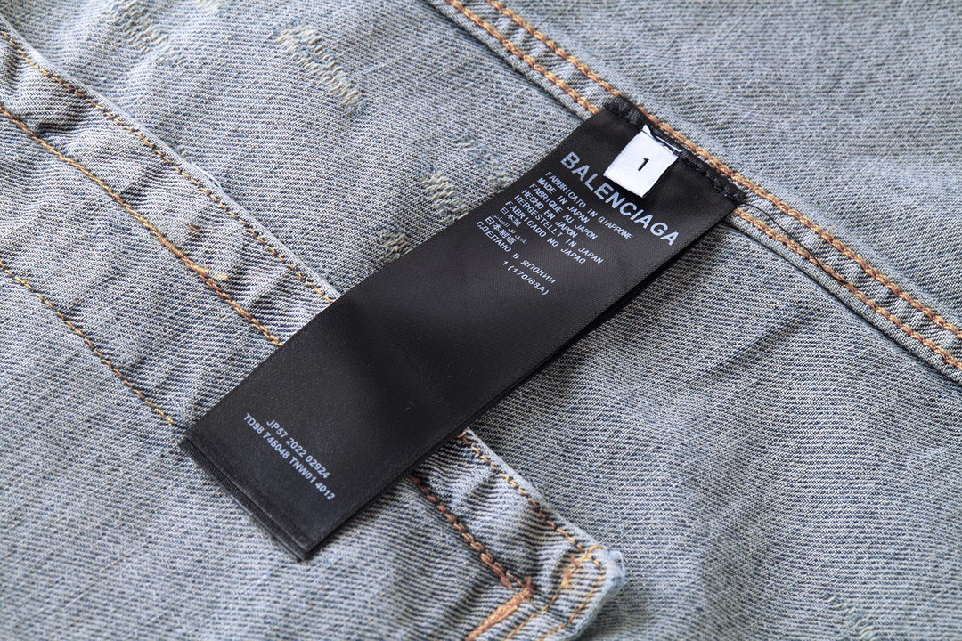 Balenciaga 巴黎世家 背面水钻logo翻领长袖 牛仔外套 牛仔衣 秋冬 蓝色 729353TNW654036