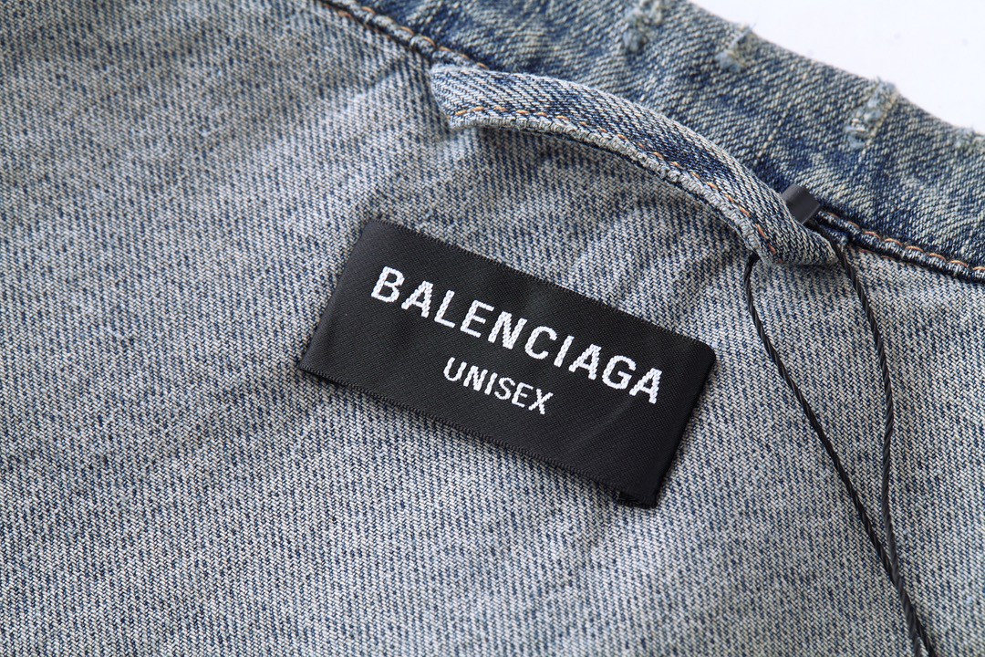 Balenciaga 巴黎世家 背面水钻logo翻领长袖 牛仔外套 牛仔衣 秋冬 蓝色 729353TNW654036