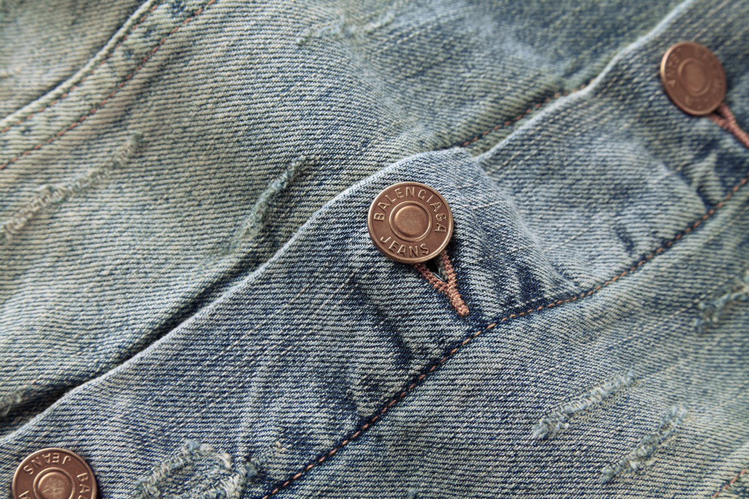 Balenciaga 巴黎世家 背面水钻logo翻领长袖 牛仔外套 牛仔衣 秋冬 蓝色 729353TNW654036