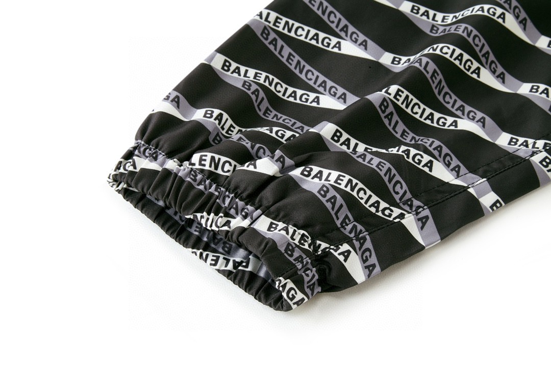 Balenciaga 巴黎世家 Logo字母弹幕 夹克 长袖 冲锋衣 外套 秋冬 黑色 