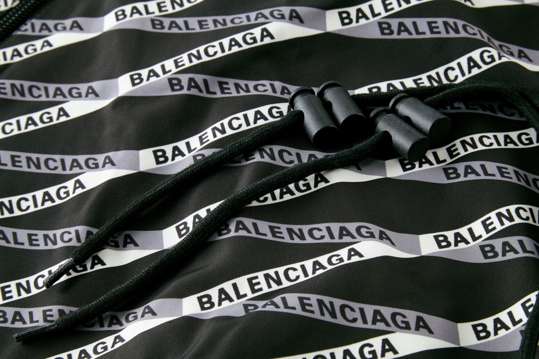 Balenciaga 巴黎世家 Logo字母弹幕 夹克 长袖 冲锋衣 外套 秋冬 黑色 