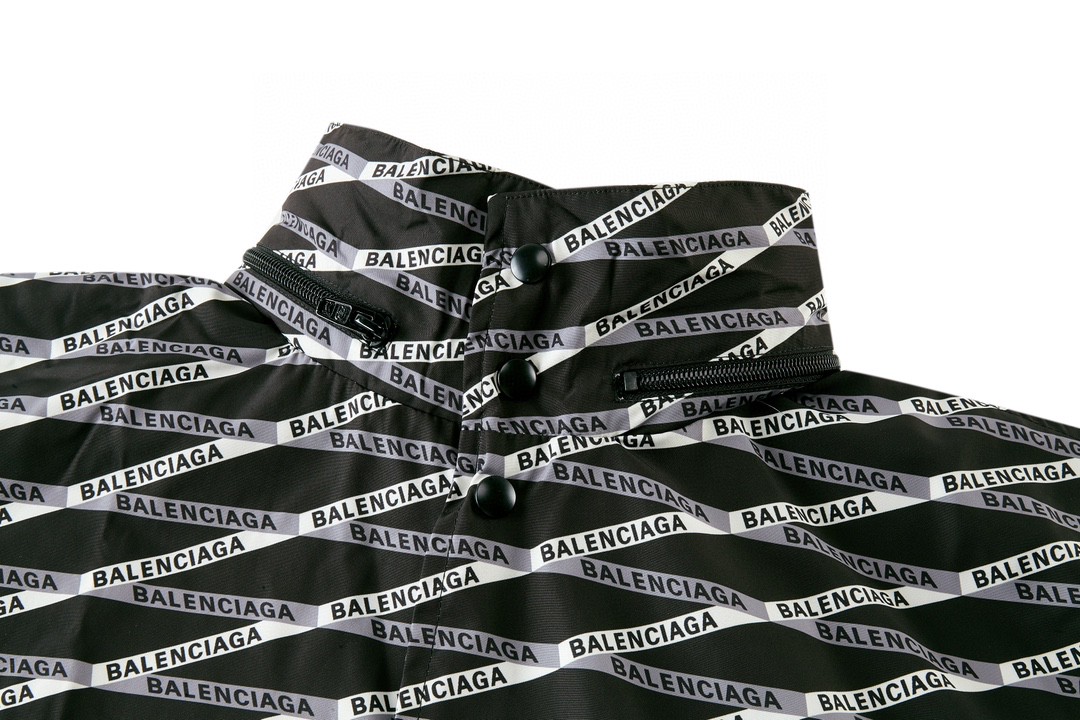 Balenciaga 巴黎世家 Logo字母弹幕 夹克 长袖 冲锋衣 外套 秋冬 黑色 