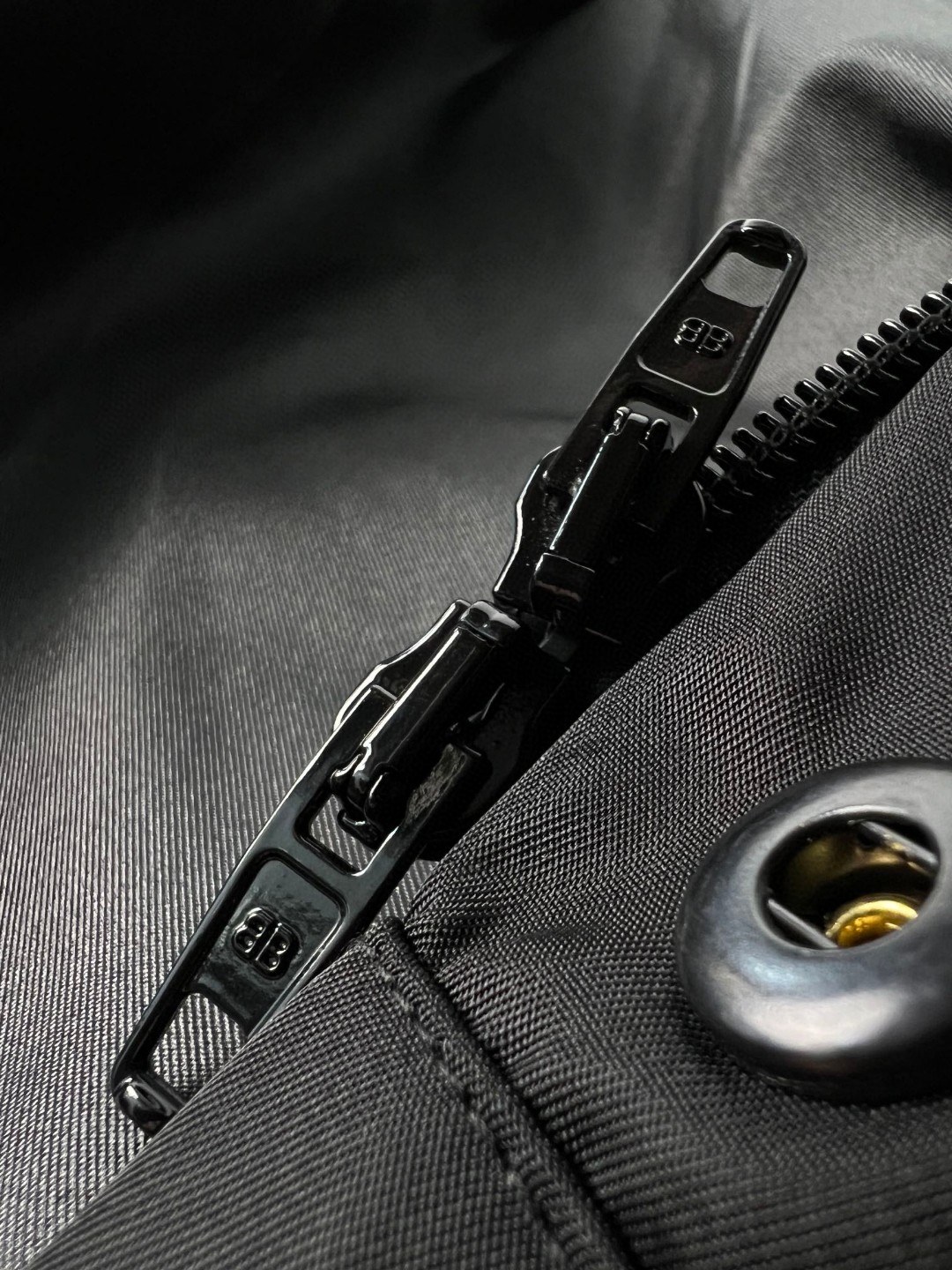 Balenciaga 巴黎世家 Logo字母印花防晒连帽夹克 长袖 冲锋衣 外套 秋冬 黑色 738762TLO251000