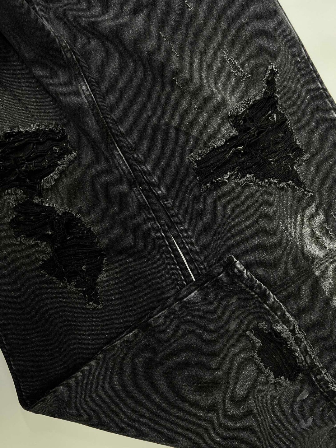 Balenciaga 巴黎世家 水洗破洞牛仔裤 长裤 男款 黑色 