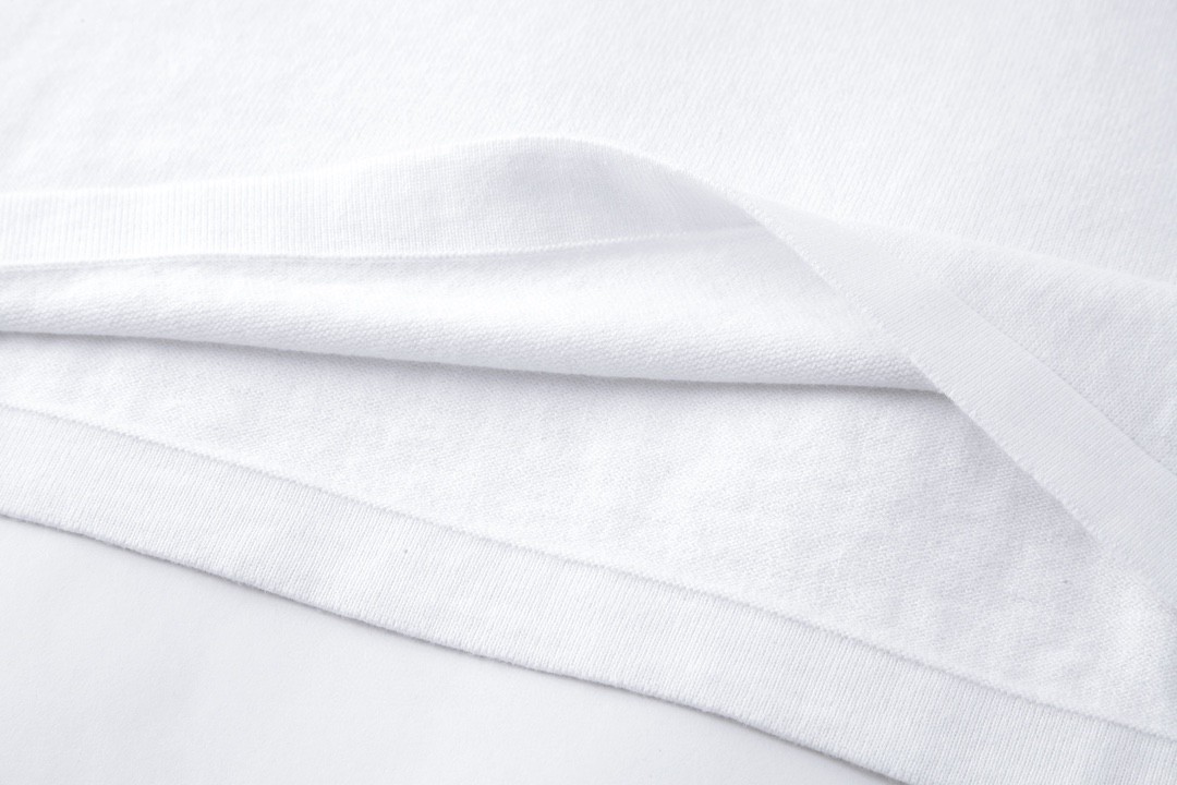 LOUIS VUITTON 路易威登 字母logo针织短袖 圆领  T 恤 上衣 夏款 女款 白色