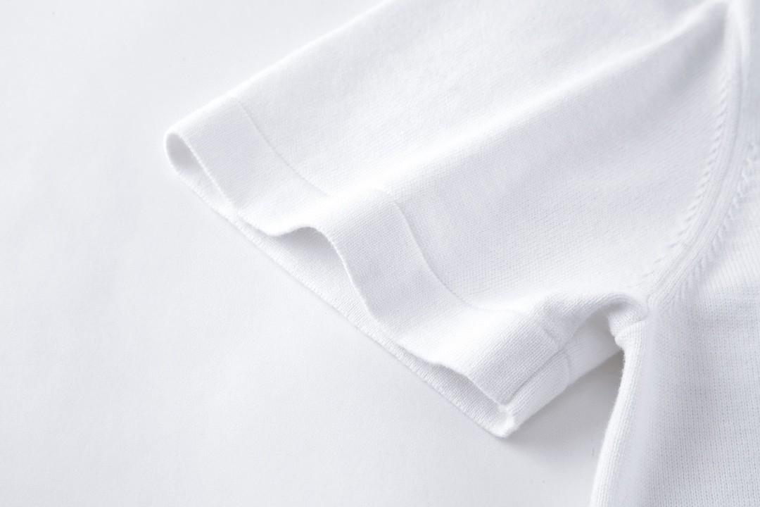 LOUIS VUITTON 路易威登 字母logo针织短袖 圆领  T 恤 上衣 夏款 女款 白色