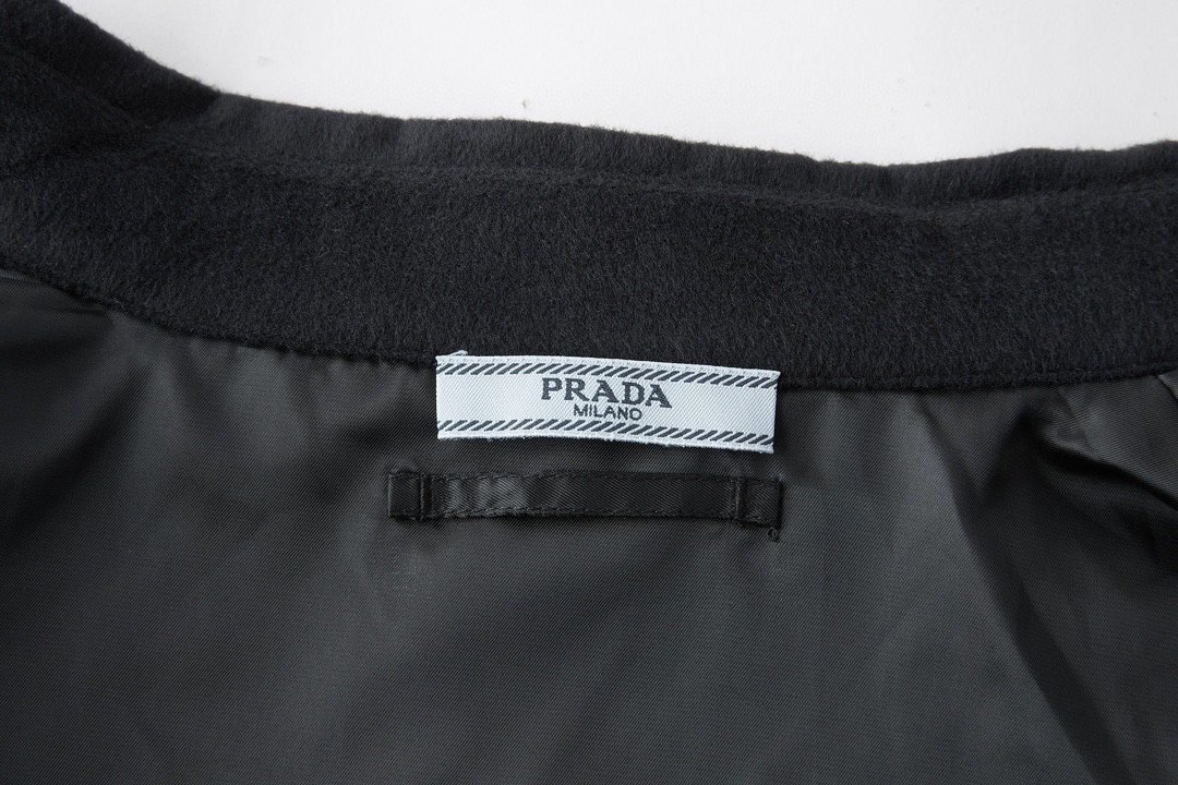 PRADA 普拉达 三角徽标羊绒衬衫 外套 长袖 黑色 灰色