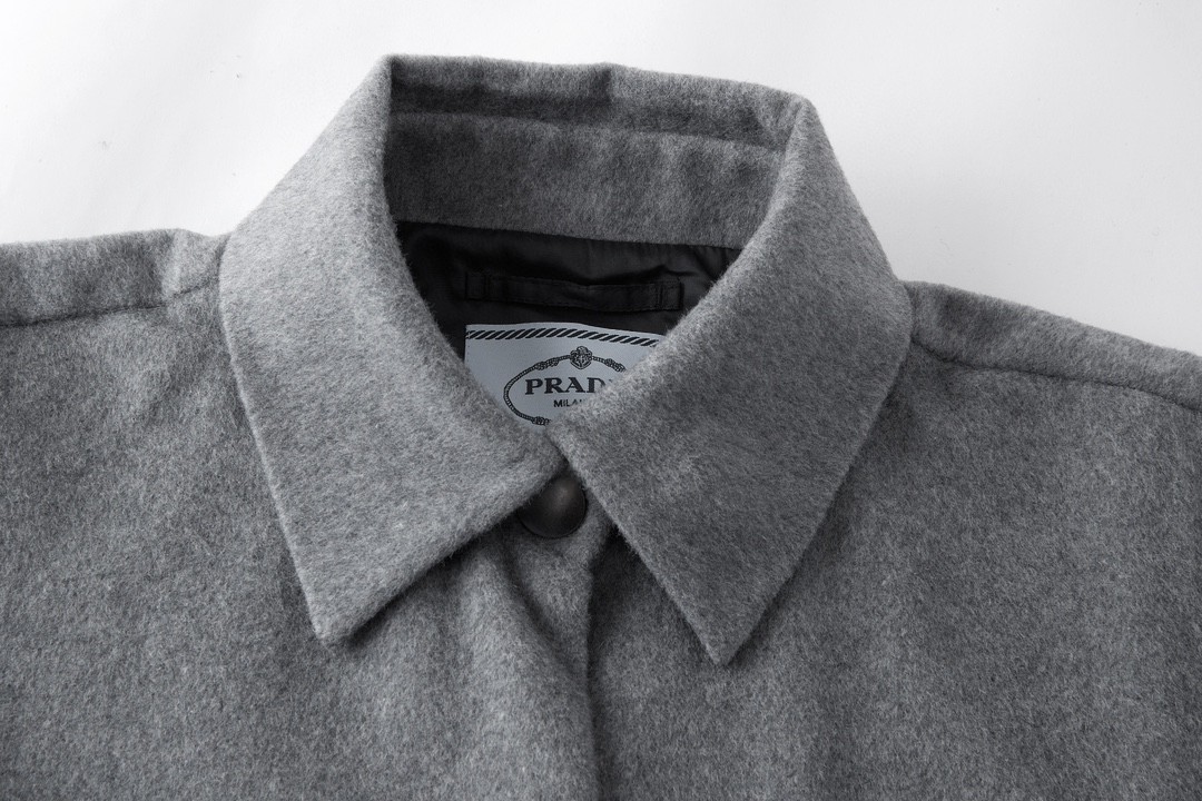 PRADA 普拉达 三角徽标羊绒衬衫 外套 长袖 黑色 灰色