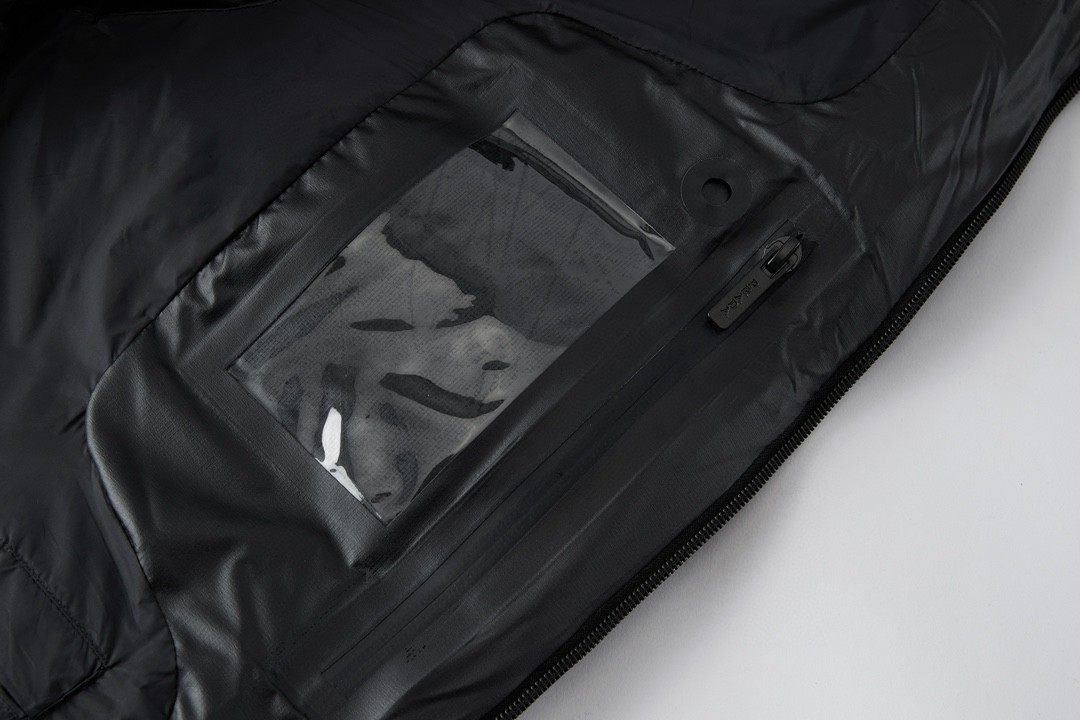 PRADA 普拉达 红标胶条马甲 羽绒服 无袖 男女同款 黑色 SGB275-1T2Y-F0002-S-192