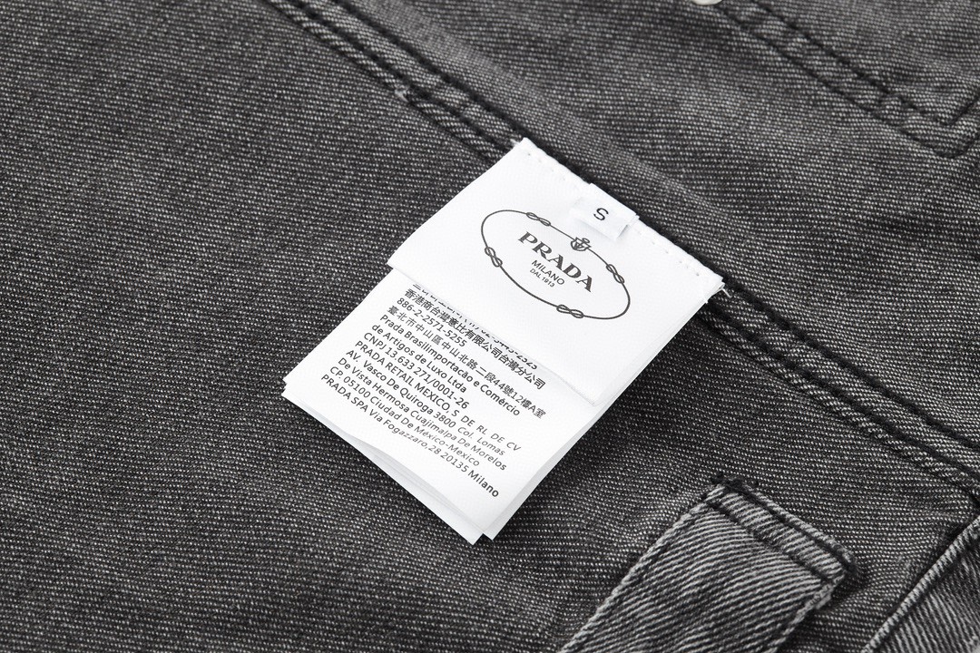 PRADA 普拉达 三角徽标 水洗做旧牛仔外套 夹克 长袖 男女同款 黑灰色 