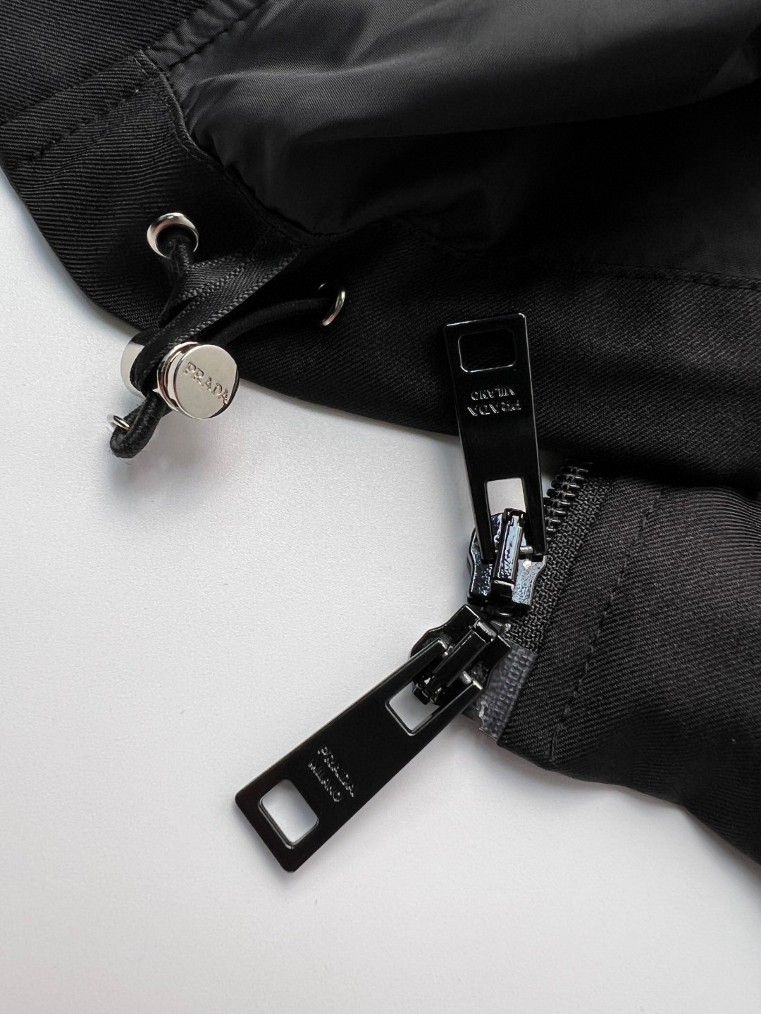 PRADA 普拉达 SS23 纯色三角徽标 夹克 外套 长袖 男女同款 黑色 SC640M-11QL-F0002