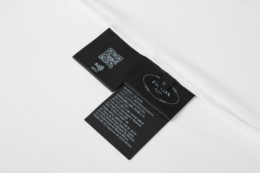 PRADA 普拉达 纯色徽标高领打底衫 T恤 长袖 黑色 白色