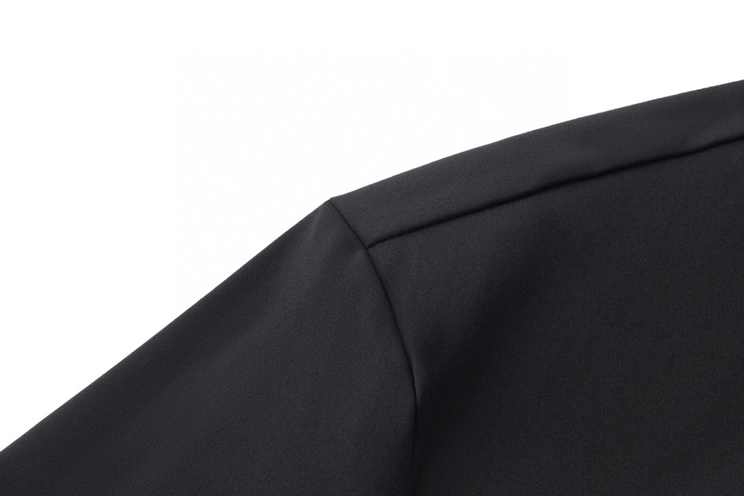 PRADA 普拉达 纯色徽标高领打底衫 T恤 长袖 黑色 白色