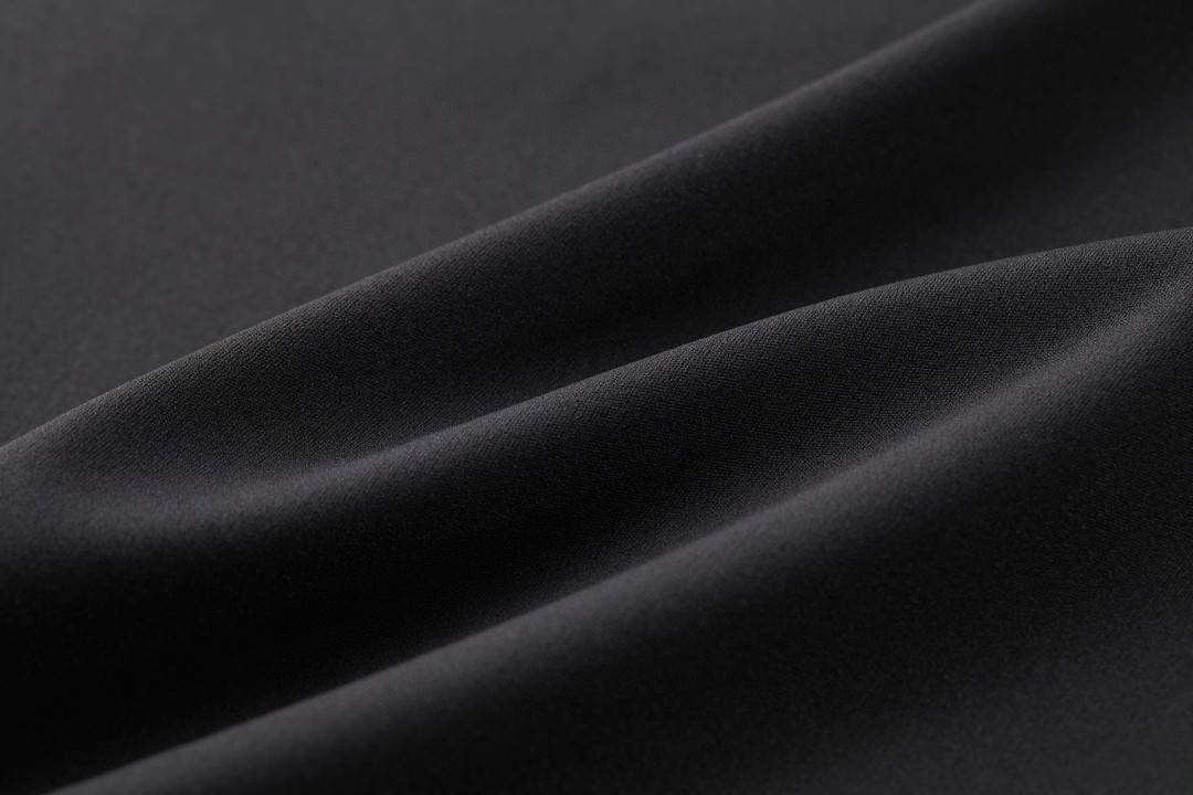 PRADA 普拉达 纯色徽标高领打底衫 T恤 长袖 黑色 白色