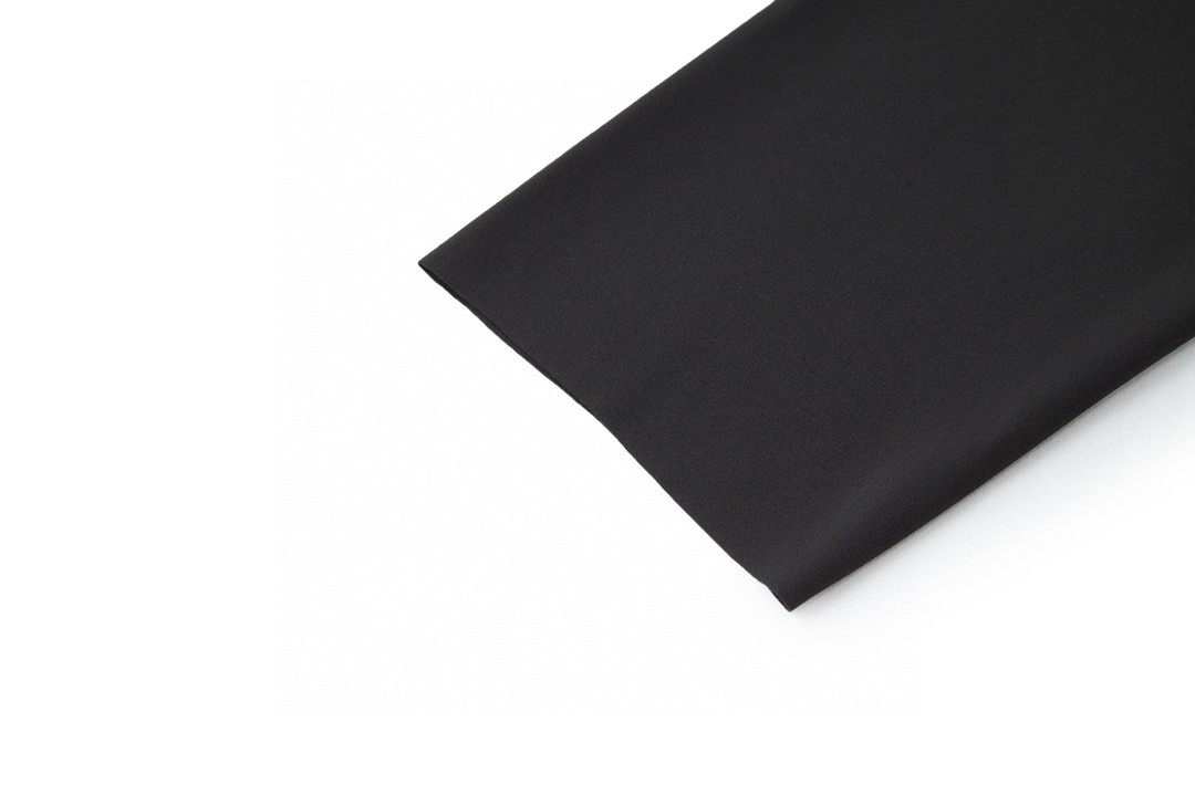 PRADA 普拉达 纯色徽标高领打底衫 T恤 长袖 黑色 白色