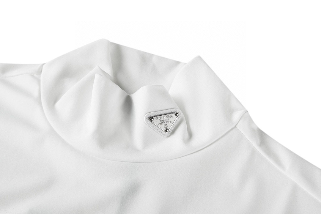 PRADA 普拉达 纯色徽标高领打底衫 T恤 长袖 黑色 白色