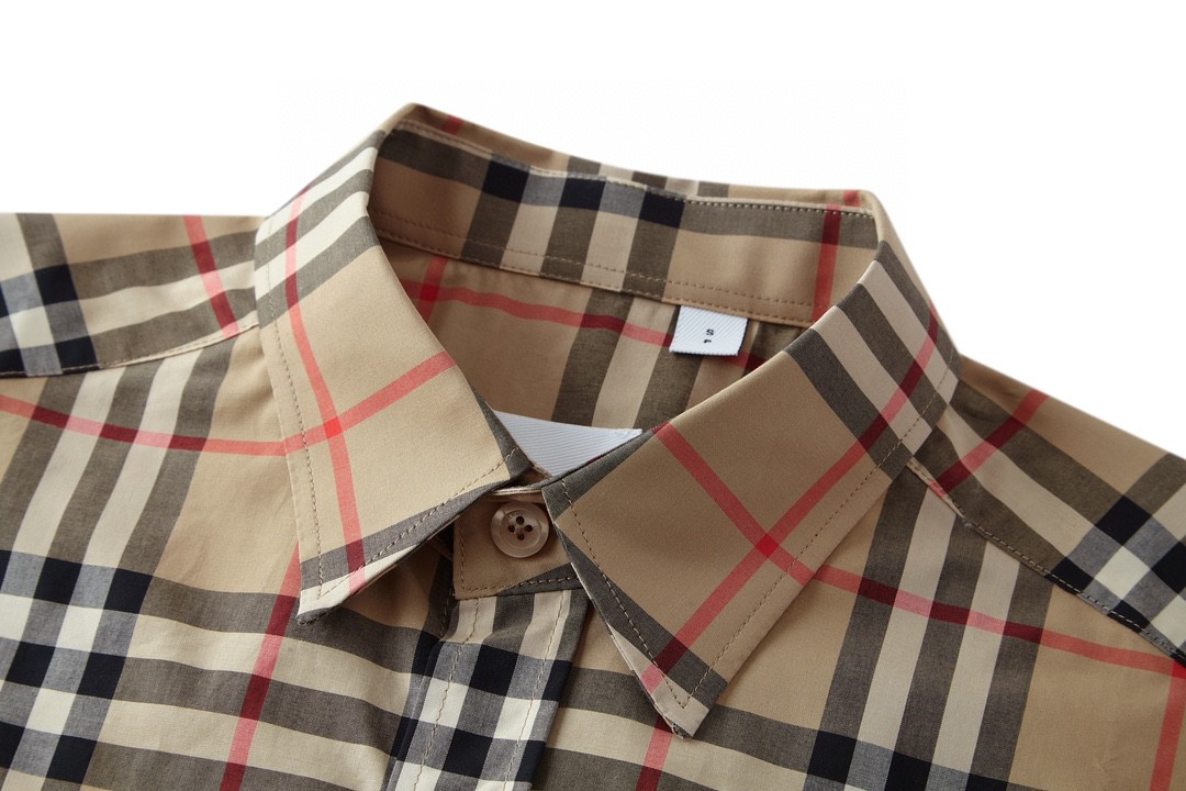 Burberry 巴宝莉 格纹翻领单排扣衬衫 长袖 秋冬款 男女同款 棕色 
