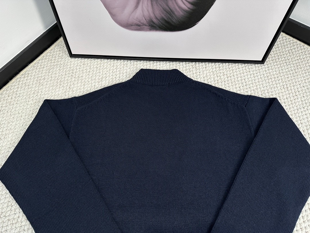 PRADA 普拉达 纯色字母Logo徽标 毛衣 针织衫 长袖 秋冬款 驼色 藏蓝色 