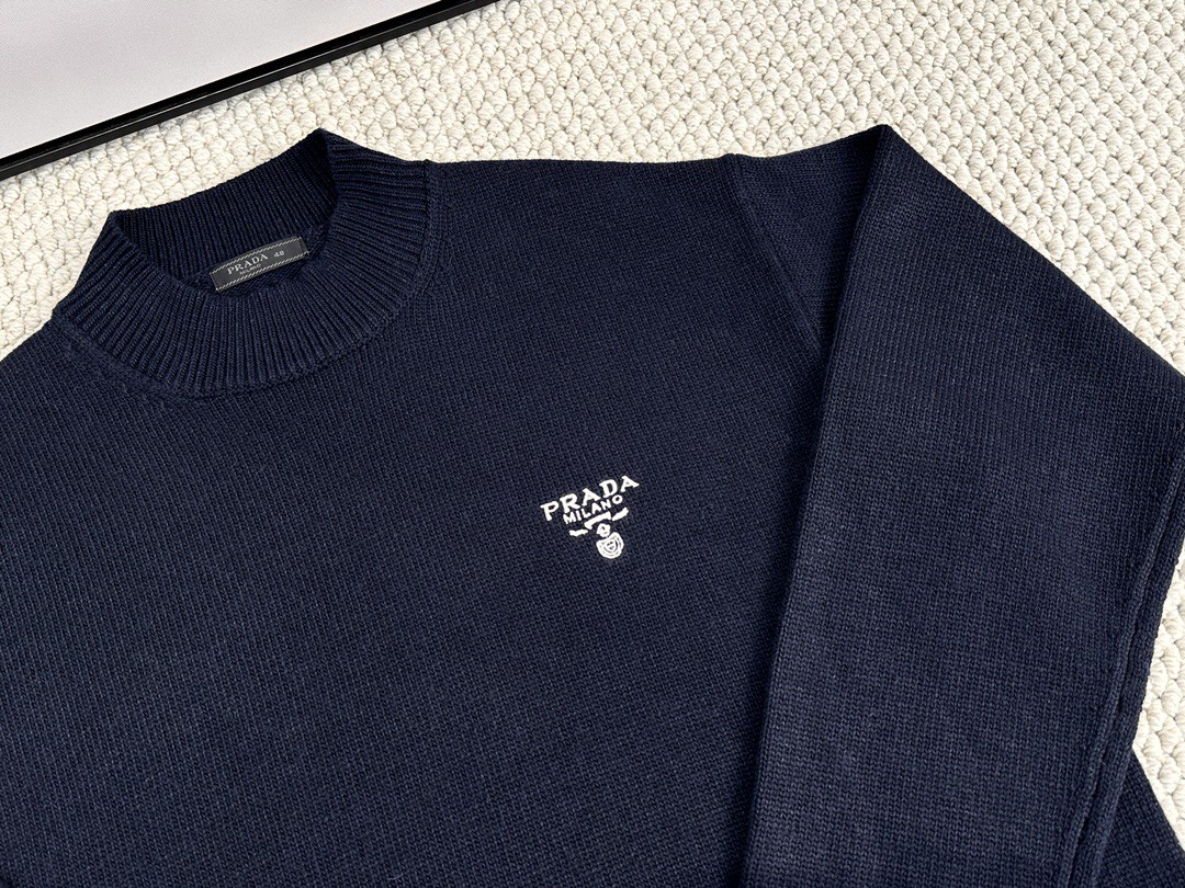 PRADA 普拉达 纯色字母Logo徽标 毛衣 针织衫 长袖 秋冬款 驼色 藏蓝色 