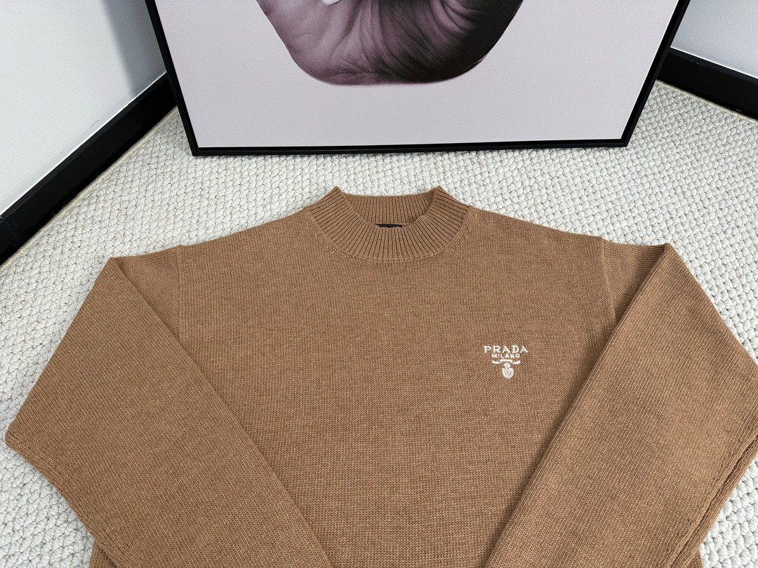 PRADA 普拉达 纯色字母Logo徽标 毛衣 针织衫 长袖 秋冬款 驼色 藏蓝色 