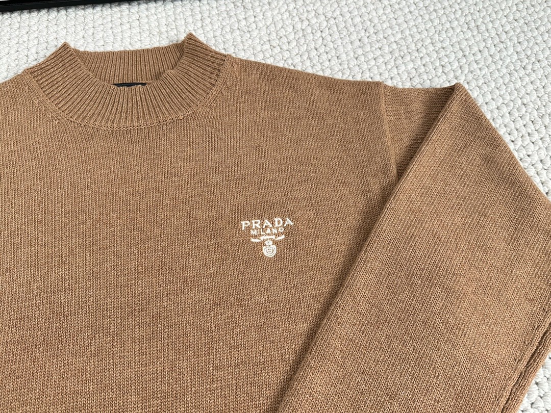 PRADA 普拉达 纯色字母Logo徽标 毛衣 针织衫 长袖 秋冬款 驼色 藏蓝色 