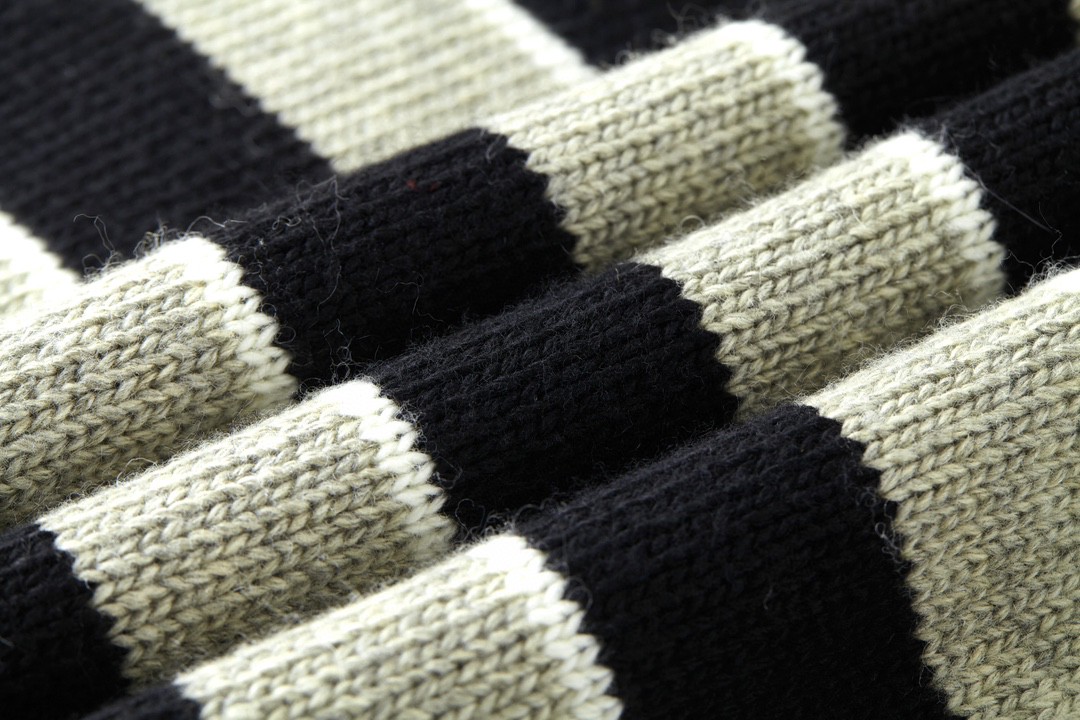 CELINE 赛琳 拼色条纹圆领毛衣 长袖 秋冬款 男女同款 浅灰色 2AE4B896T-06BK