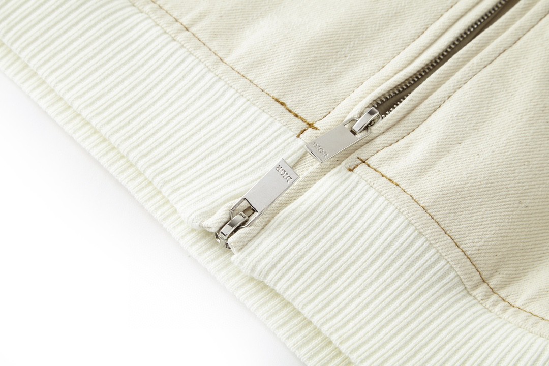 DIOR 迪奥 Denim Tears 联名款 字母Logo刺绣翻领牛仔夹克 外套 长袖 秋冬款 米白色 393D493AY525-C082