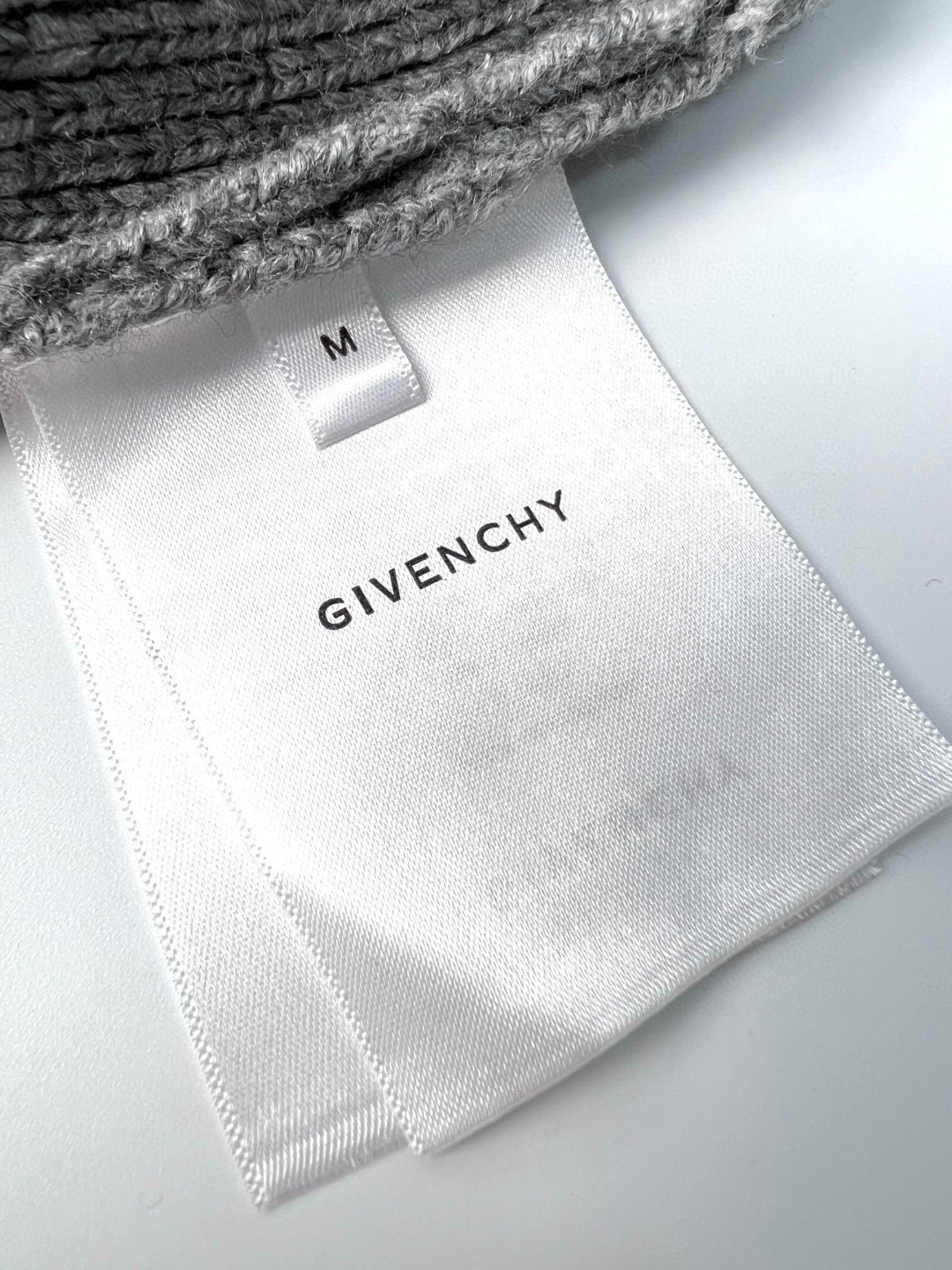 Givenchy 纪梵希 SS23 假两件套破坏毛衣 卫衣 套头 长袖 秋冬款 灰色 BM90MG4YE0-097