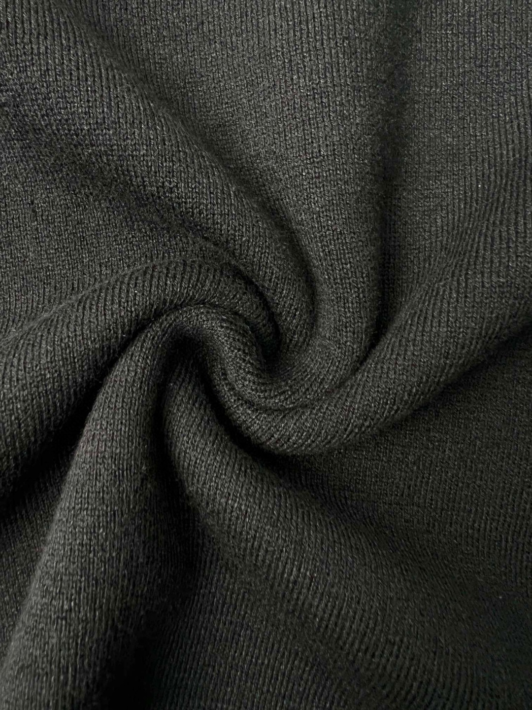 Givenchy 纪梵希 纯色袖子口袋设计 圆领套头毛衣 针织衫 长袖 秋冬款 黑色 BM90PS4YG1-001