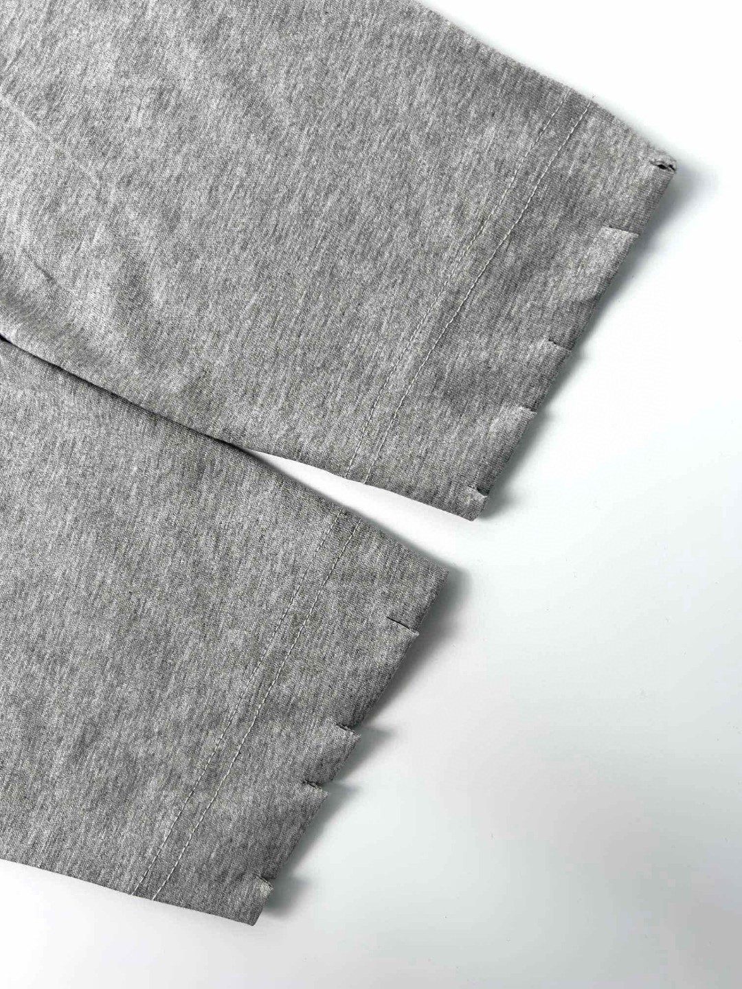 Givenchy 纪梵希 SS23 假两件套破坏毛衣 卫衣 套头 长袖 秋冬款 灰色 BM90MG4YE0-097