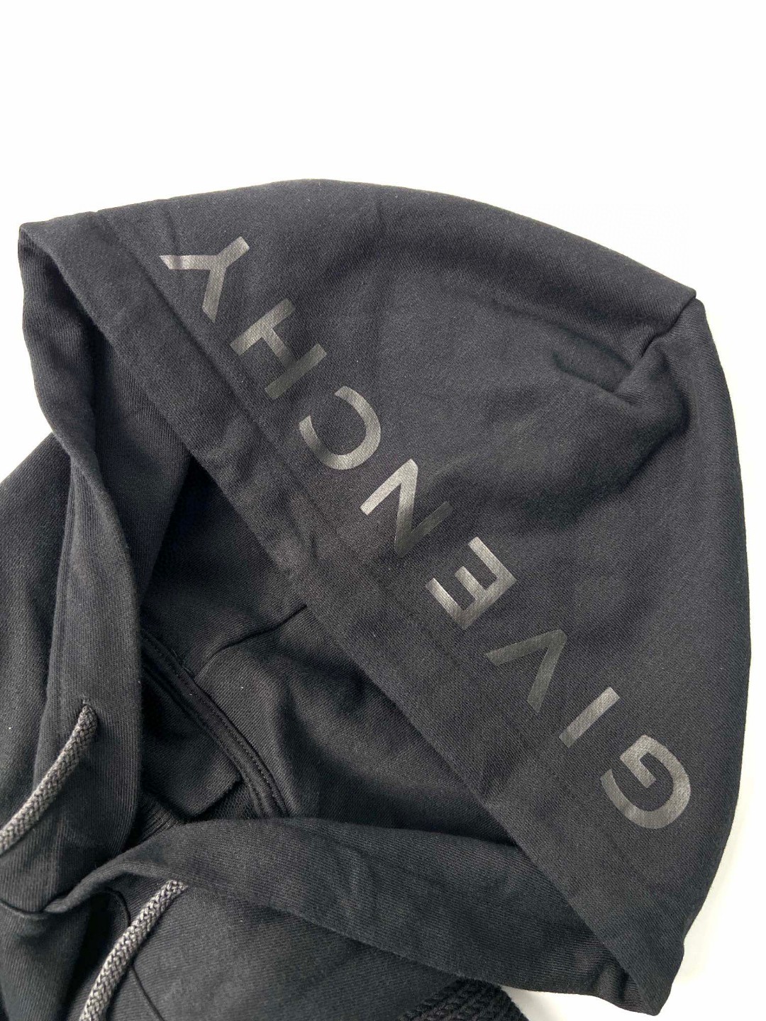 Givenchy 纪梵希 SS23 纯色破洞假三件套 连帽卫衣 套头 长袖 秋冬款 黑色 BM90ME4YDY-011