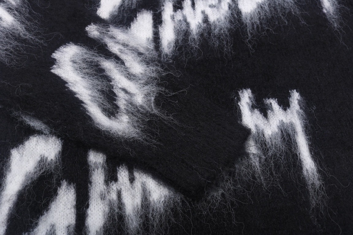 Givenchy 纪梵希 经典字母Logo图案 圆领 毛衣 长袖 秋冬款 黑色