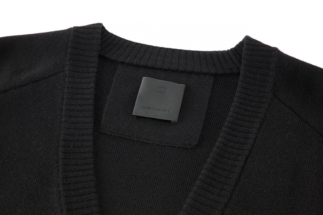 Givenchy 纪梵希 SS22 U形锁扣纯色开衫 外套 羊毛衫 针织衫 长袖 秋冬款 黑色 BM90JU4YAL-001