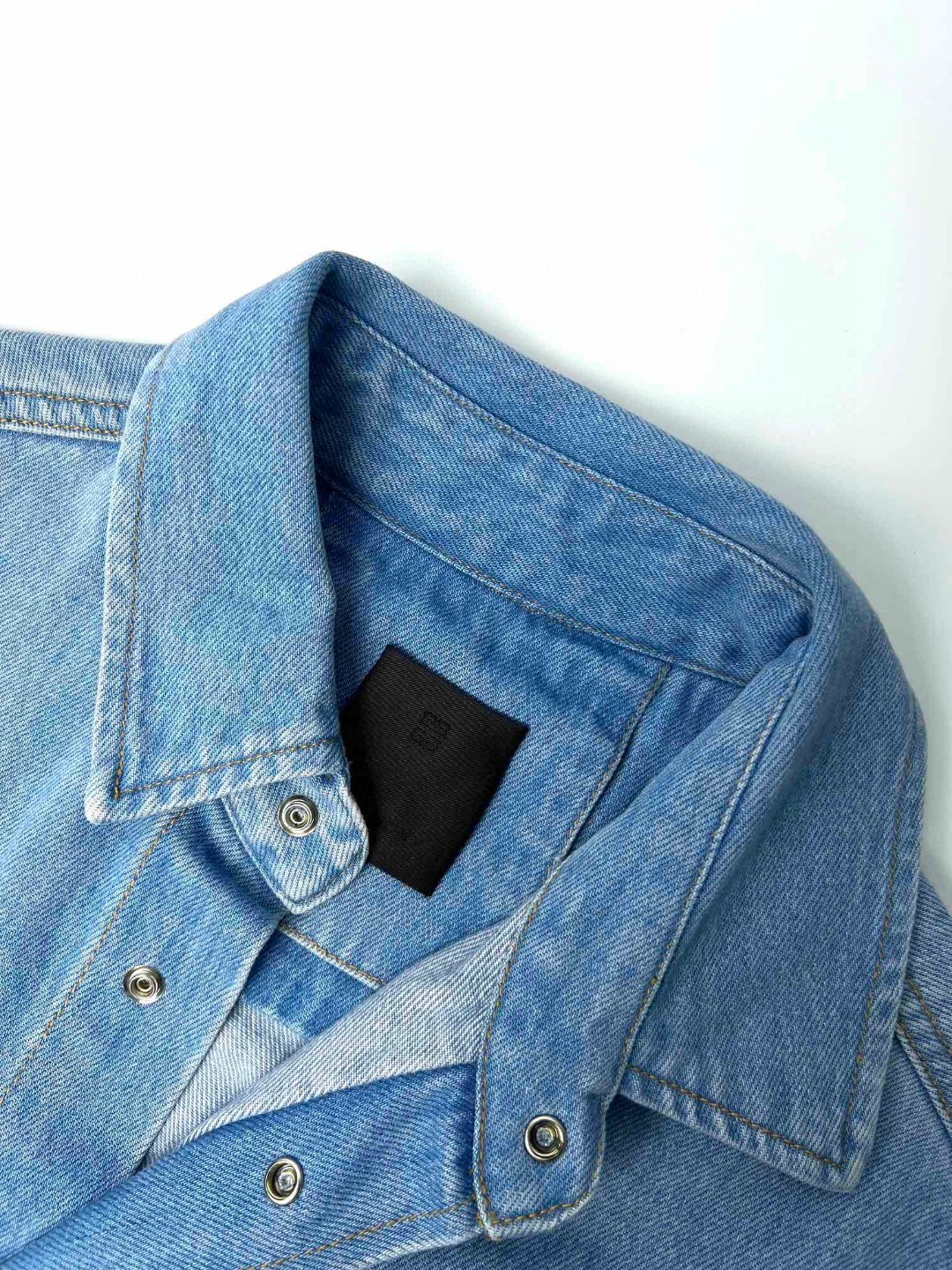 Givenchy 纪梵希 SS23 Logo刺绣印花单排扣牛仔衬衫 牛仔衣 长袖 秋冬款 蓝色 BM60X05Y5V-452