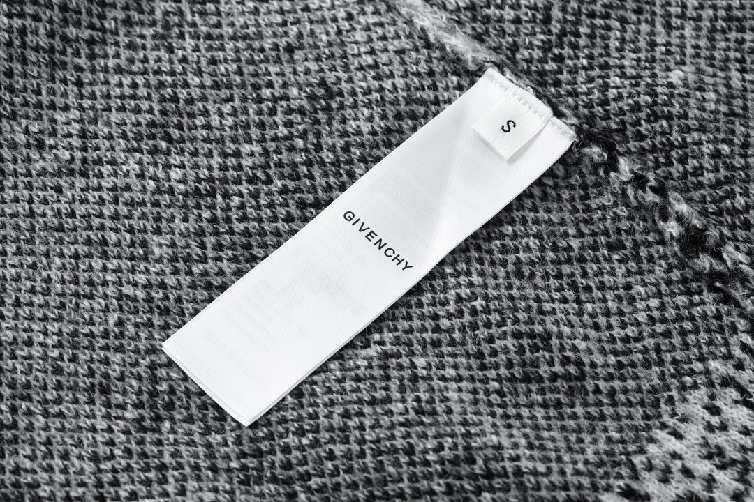 Givenchy 纪梵希 SS23 色块拼接圆领套头毛衣 长袖 秋冬款 黑白色 BM90M04YD0-004