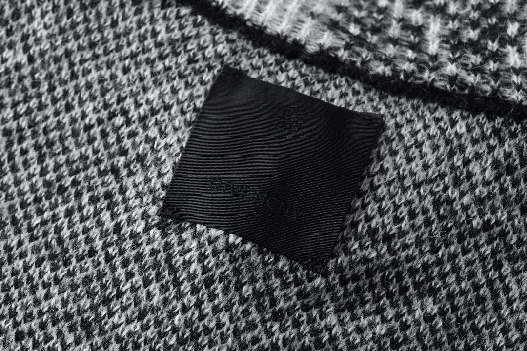 Givenchy 纪梵希 SS23 色块拼接圆领套头毛衣 长袖 秋冬款 黑白色 BM90M04YD0-004