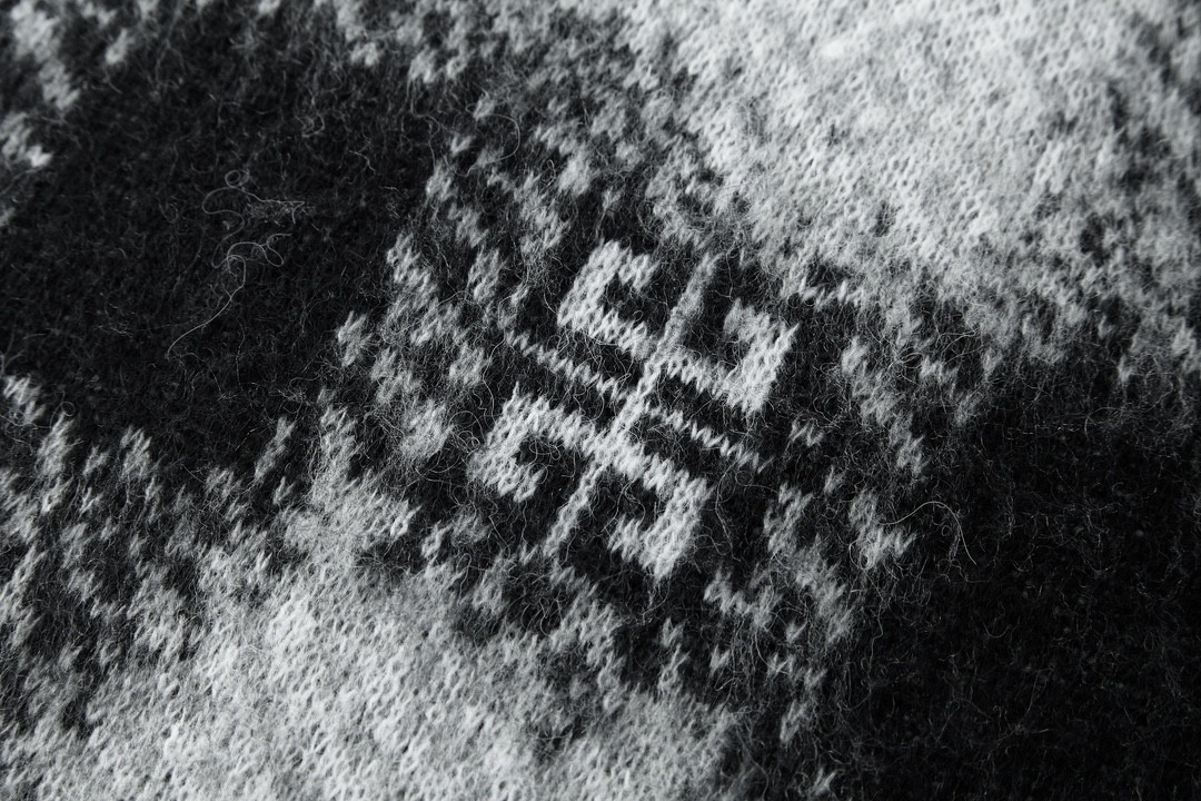 Givenchy 纪梵希 SS23 色块拼接圆领套头毛衣 长袖 秋冬款 黑白色 BM90M04YD0-004